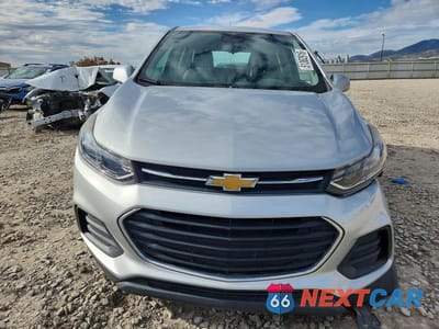 Piąte zdjęcie samochodu w środku: 2018 CHEVROLET TRAX LS VIN:3GNCJKSB0JL293933 - miniatura