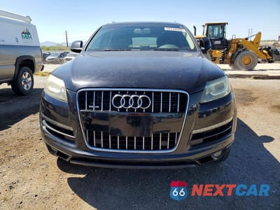 Piąte zdjęcie samochodu w środku: 2010 AUDI Q7 PREMIUM PLUS VIN:WA1LMAFE8AD008457 - miniatura