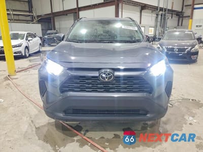 Piąte zdjęcie samochodu w środku: 2025 TOYOTA RAV4 XLE VIN:2T3P1RFV8SC560660 - miniatura