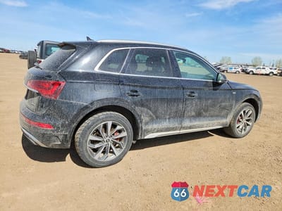 Trzecie zdjęcie samochodu z tyłu: 2021 AUDI Q5 PROGRESSIV VIN:WA1EAAFYXM2114369 - miniatura