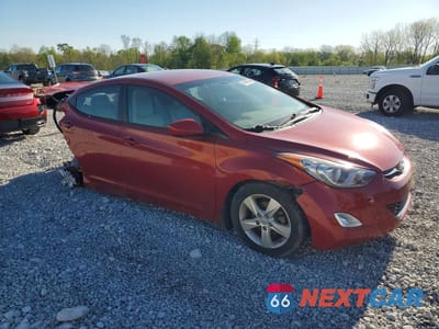 Czwarte zdjęcie samochodu z boku: 2013 HYUNDAI ELANTRA GLS VIN:KMHDH4AE3DU488818 - miniatura