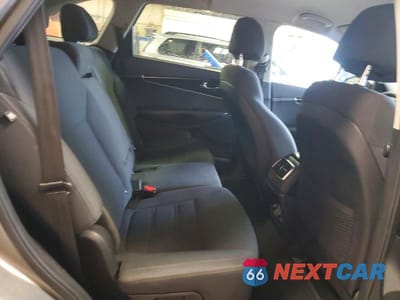 Zdjęcie 11 z 13 samochodu: 2017 KIA SORENTO LX VIN:5XYPG4A39HG192437 - miniatura