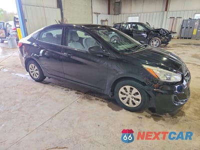 Czwarte zdjęcie samochodu z boku: 2016 HYUNDAI ACCENT SE VIN:KMHCT4AE1GU075391 - miniatura