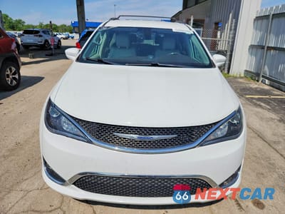 Piąte zdjęcie samochodu w środku: 2020 CHRYSLER PACIFICA TOURING L VIN:2C4RC1BG9LR131811 - miniatura