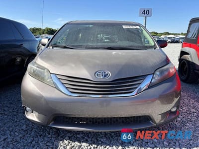 Piąte zdjęcie samochodu w środku: 2011 TOYOTA SIENNA XLE 8-PASSENGER VIN:5TDYK3DC4BS079112 - miniatura