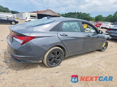 Trzecie zdjęcie samochodu z tyłu: 2023 HYUNDAI ELANTRA SEL VIN:KMHLM4AGXPU562961 - miniatura
