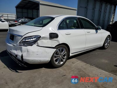 Trzecie zdjęcie samochodu z tyłu: 2015 MERCEDES-BENZ C 300 VIN:55SWF4JB0FU083518 - miniatura