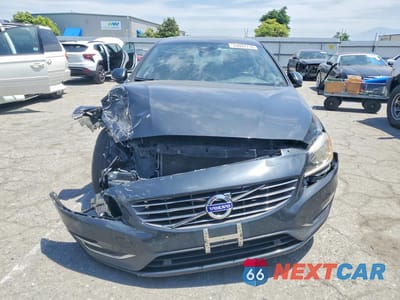 Piąte zdjęcie samochodu w środku: 2015 VOLVO S60 PREMIER VIN:YV140MFK8F2357046 - miniatura