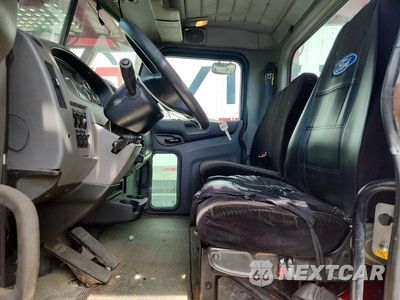 Piąte zdjęcie samochodu w środku: 2012 PETERBILT 348 CAR HAULER TRUCK VIN:2NP3LN9XXCM150747 - miniatura