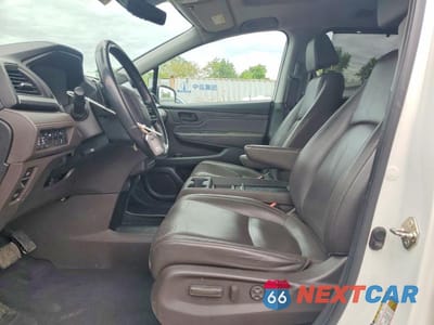 Zdjęcie 7 z 13 samochodu: 2018 HONDA ODYSSEY TOURING VIN:5FNRL6H87JB000141 - miniatura