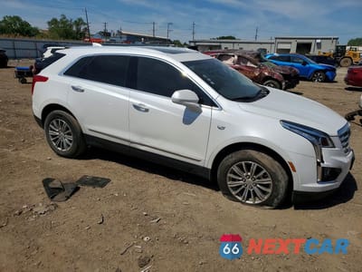 Czwarte zdjęcie samochodu z boku: 2017 CADILLAC XT5 LUXURY VIN:1GYKNBRS5HZ235215 - miniatura