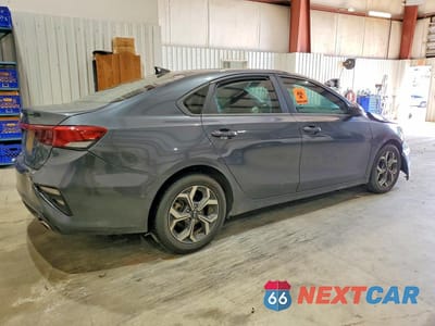Trzecie zdjęcie samochodu z tyłu: 2019 KIA FORTE LXS VIN:3KPF24AD9KE092183 - miniatura