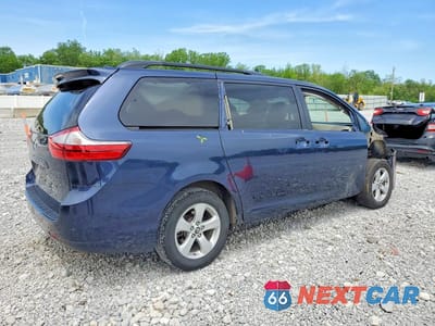 Trzecie zdjęcie samochodu z tyłu: 2019 TOYOTA SIENNA LE VIN:5TDKZ3DC7KS970495 - miniatura