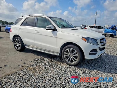 Czwarte zdjęcie samochodu z boku: 2016 MERCEDES-BENZ GLE 350 4MATIC VIN:4JGDA5HB7GA631328 - miniatura