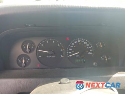 Zdjęcie 9 z 13 samochodu: 2004 JEEP GRAND CHEROKEE LAREDO VIN:1J4GW48S74C248190 - miniatura