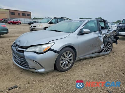 2017 TOYOTA CAMRY XLE 4T1BF1FKXHU675733 - główne zdjęcie licytacji z USA - miniatura