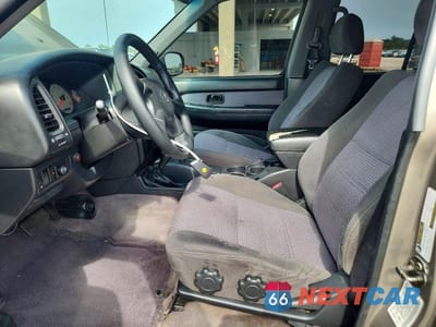 Zdjęcie 7 z 14 samochodu: 2004 NISSAN PATHFINDER SE VIN:JN8DR09Y94W920183 - miniatura