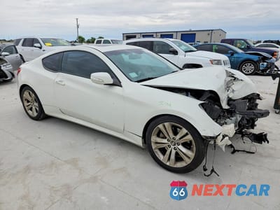 Czwarte zdjęcie samochodu z boku: 2012 HYUNDAI GENESIS COUPE 3.8L VIN:KMHHU6KH3CU068315 - miniatura