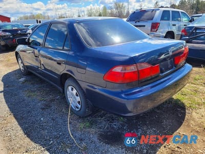 Trzecie zdjęcie samochodu z tyłu: 2000 HONDA ACCORD DX VIN:1HGCF8643YA805664 - miniatura