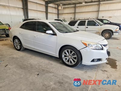 Czwarte zdjęcie samochodu z boku: 2015 CHEVROLET MALIBU 2LT VIN:1G11D5SLXFF327176 - miniatura