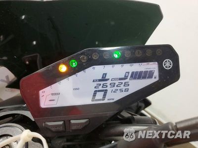 Zdjęcie 7 z 10 samochodu: 2017 YAMAHA FZ09 VIN:JYARN53E5HA001823 - miniatura