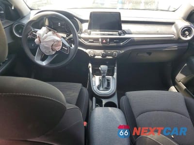 Zdjęcie 8 z 12 samochodu: 2023 KIA FORTE LXS VIN:3KPF24AD1PE601562 - miniatura