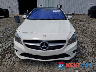 Piąte zdjęcie samochodu w środku: 2016 MERCEDES-BENZ CLA 250 4MATIC VIN:WDDSJ4GB1GN368288 - miniatura