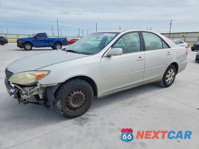 2004 TOYOTA CAMRY LE 4T1BE32K64U916539 - główne zdjęcie licytacji z USA - miniatura