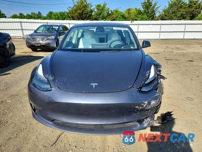 Piąte zdjęcie samochodu w środku: 2022 TESLA MODEL 3 VIN:5YJ3E1EB4NF203190 - miniatura