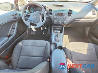 Zdjęcie 8 z 13 samochodu: 2016 KIA FORTE LX VIN:KNAFK4A65G5611487 - miniatura