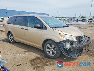Czwarte zdjęcie samochodu z boku: 2013 TOYOTA SIENNA L 7-PASSENGER VIN:5TDZK3DC7DS287721 - miniatura