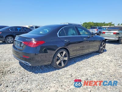 Trzecie zdjęcie samochodu z tyłu: 2023 MERCEDES-BENZ C 300 4MATIC VIN:W1KAF4HB6PR088662 - miniatura
