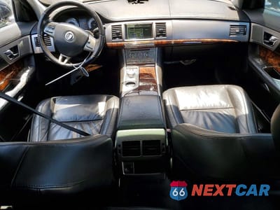 Zdjęcie 8 z 12 samochodu: 2011 JAGUAR XF VIN:SAJWA0FBXBLS13119 - miniatura