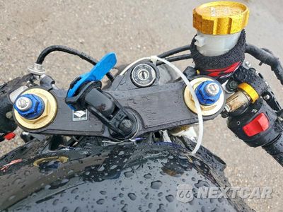 Zdjęcie 7 z 9 samochodu: 2005 SUZUKI GSX-R750 K VIN:JS1GR7JA952108272 - miniatura