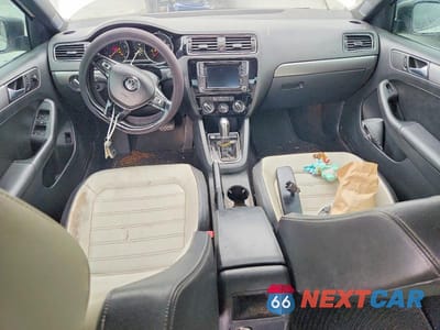 Zdjęcie 8 z 12 samochodu: 2016 VOLKSWAGEN JETTA SPORT VIN:3VWD17AJ5GM293008 - miniatura