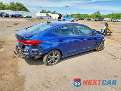 Trzecie zdjęcie samochodu z tyłu: 2018 HYUNDAI ELANTRA VALUE EDITION VIN:5NPD84LF3JH384555 - miniatura