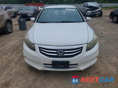 Piąte zdjęcie samochodu w środku: 2011 HONDA ACCORD SE VIN:1HGCP2F61BA111719 - miniatura