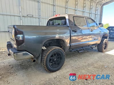 Trzecie zdjęcie samochodu z tyłu: 2016 TOYOTA TUNDRA SR5 VIN:5TFDW5F12GX557989 - miniatura