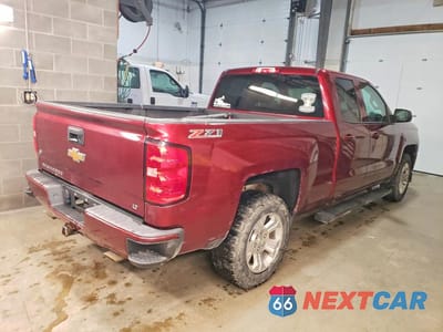 Trzecie zdjęcie samochodu z tyłu: 2016 CHEVROLET SILVERADO K1500 LT VIN:1GCVKREC6GZ216187 - miniatura