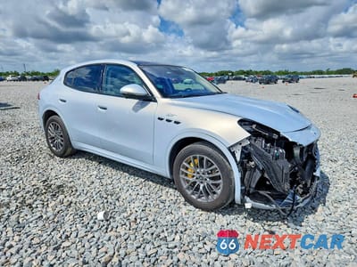Czwarte zdjęcie samochodu z boku: 2023 MASERATI GRECALE GT VIN:ZN682AVA2P7416541 - miniatura