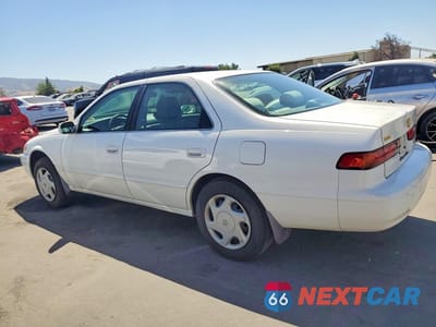 Drugie zdjęcie samochodu z przodu: 1999 TOYOTA CAMRY LE V6 VIN:4T1BF22K6XU076936 - miniatura