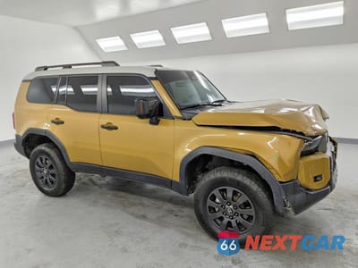 Czwarte zdjęcie samochodu z boku: 2024 TOYOTA LAND CRUISER BASE VIN:JTEABFAJ6RK013793 - miniatura