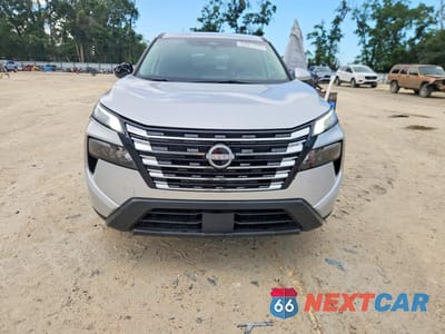 Piąte zdjęcie samochodu w środku: 2025 NISSAN ROGUE SV VIN:5N1BT3BA9SC796252 - miniatura