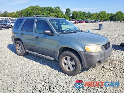 Czwarte zdjęcie samochodu z boku: 2005 FORD ESCAPE XLT VIN:1FMYU93185KB08163 - miniatura