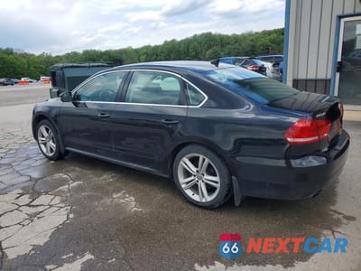 Drugie zdjęcie samochodu z przodu: 2014 VOLKSWAGEN PASSAT SE VIN:1VWBT7A30EC082087 - miniatura