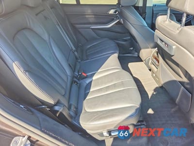 Zdjęcie 11 z 13 samochodu: 2021 BMW X7 XDRIVE40I VIN:5UXCW2C06M9H63436 - miniatura