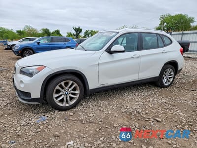 2015 BMW X1 WBAVL1C59FVY31810 - główne zdjęcie licytacji z USA - miniatura