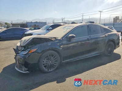 2023 TOYOTA CAMRY XSE 4T1K31AK1PU610123 - główne zdjęcie licytacji z USA - miniatura