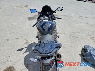 Zdjęcie 6 z 9 samochodu: 2026 BMW S 1000 RR VIN:WB10P2308T6M29484 - miniatura