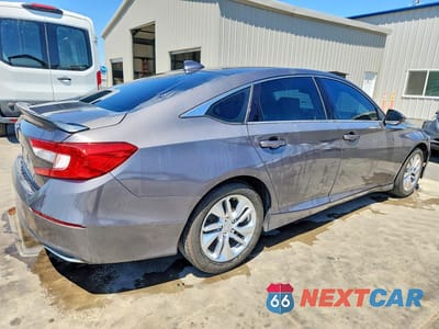 Trzecie zdjęcie samochodu z tyłu: 2019 HONDA ACCORD LX VIN:1HGCV1F14KA075450 - miniatura